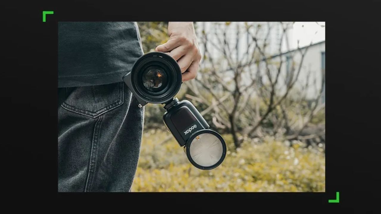 Capture Perfect Images: Benefits of the Camera Flash&#8217;s 120-Degree Rotation